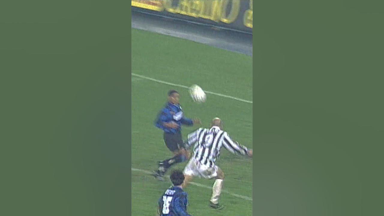 A diving Derby d’Italia winning goal by Vialli 😮‍💨🔥 YouTube