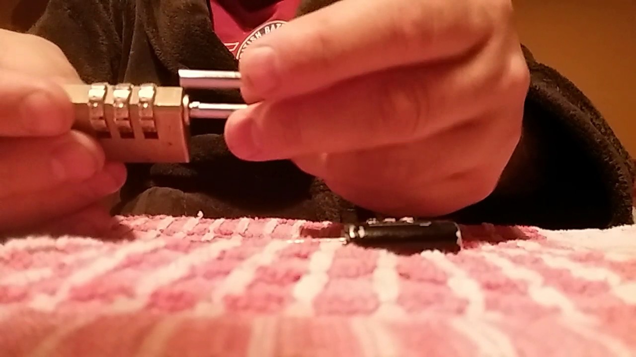 Picking a combination lock by feel - YouTube
