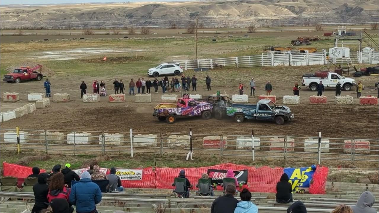 Demolition Derby Trucks Dinosaur Downs Speedway Drumheller Alberta