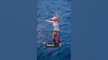 This is next-level highlining 😳 (via @taylor_stg, @slackhouseshop/IG)