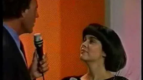 Mireille Mathieu & Julio Iglesias, Surprise en pub...