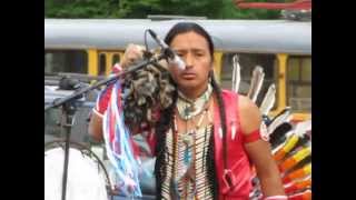 Индейцы поют в Москве