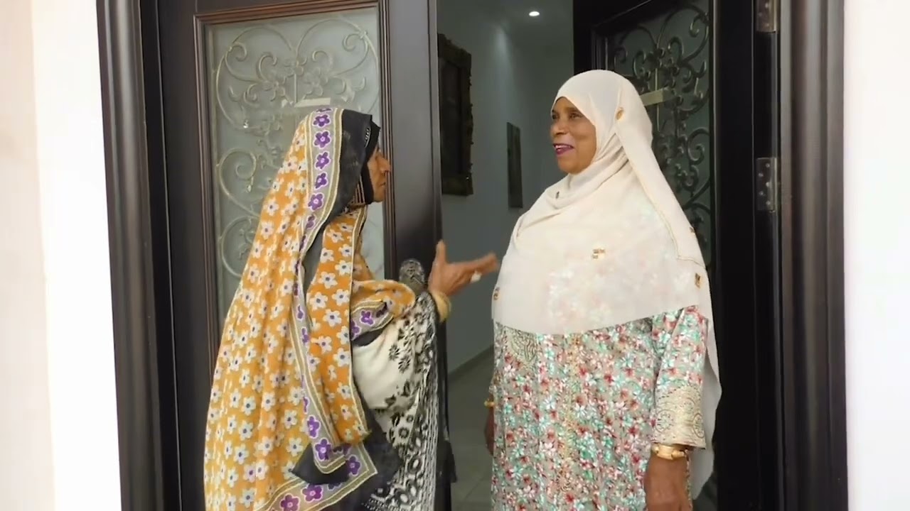 كيف أم سعيد تقنع الحريم يصوتوا لها بالمسابقة الشعرية 🤣