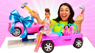 ¡Christina recibe un Jeep de regalo! Vídeos para niñas. Muñecas en el &quot;Castillo Mágico&quot;.