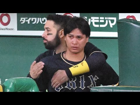 宇田川を抱き締めるゴンザレス