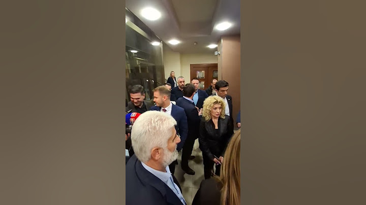 Stevandić na hodniku Narodne Skupštine RS u raspravi sa Petrovićem i Stanivukovićem