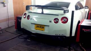 Dynapack dyno holds JM Imports Nissan GTR 1100BHP+ @ hubs with ease.  Flame out!