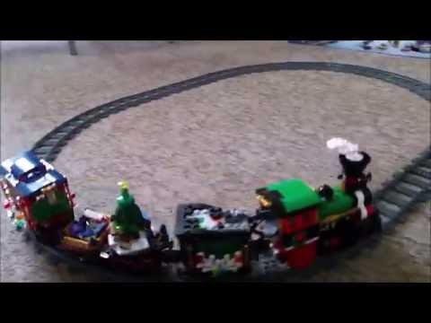 LEGO 10254 Winter Holiday Train Build/Mini Review