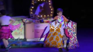 Elliott Stiff and Lewis Smallman  in "Billy Elliot"  with  "Expressing..." in Hamburg