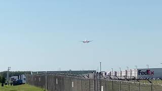 Rare United Boeing 777-200Er Arrival From Ord N78004
