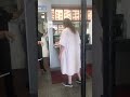 Crazy possessed Lady try’s to stab employees in Restaurant 😳😳😳