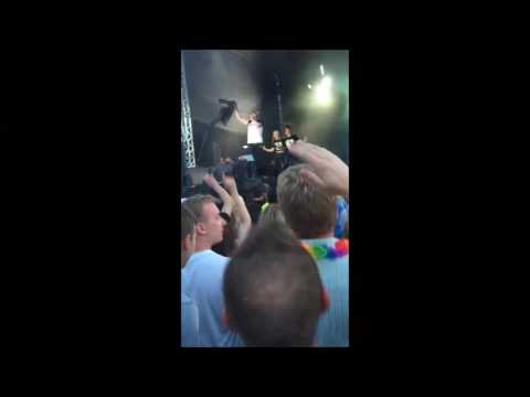 Finger weg von Sachen ohne Alkohol (live) - Mickie Krause ( Oberhausen Olé 2016 ) von YouTube · Dauer: 3 Minuten 22 Sekunden Finger weg von Sachen ohne Alkohol (live) - Mickie Krause ( Oberhausen Olé 2016 ) von YouTube · Dauer: 3 Minuten 22 Sekunden