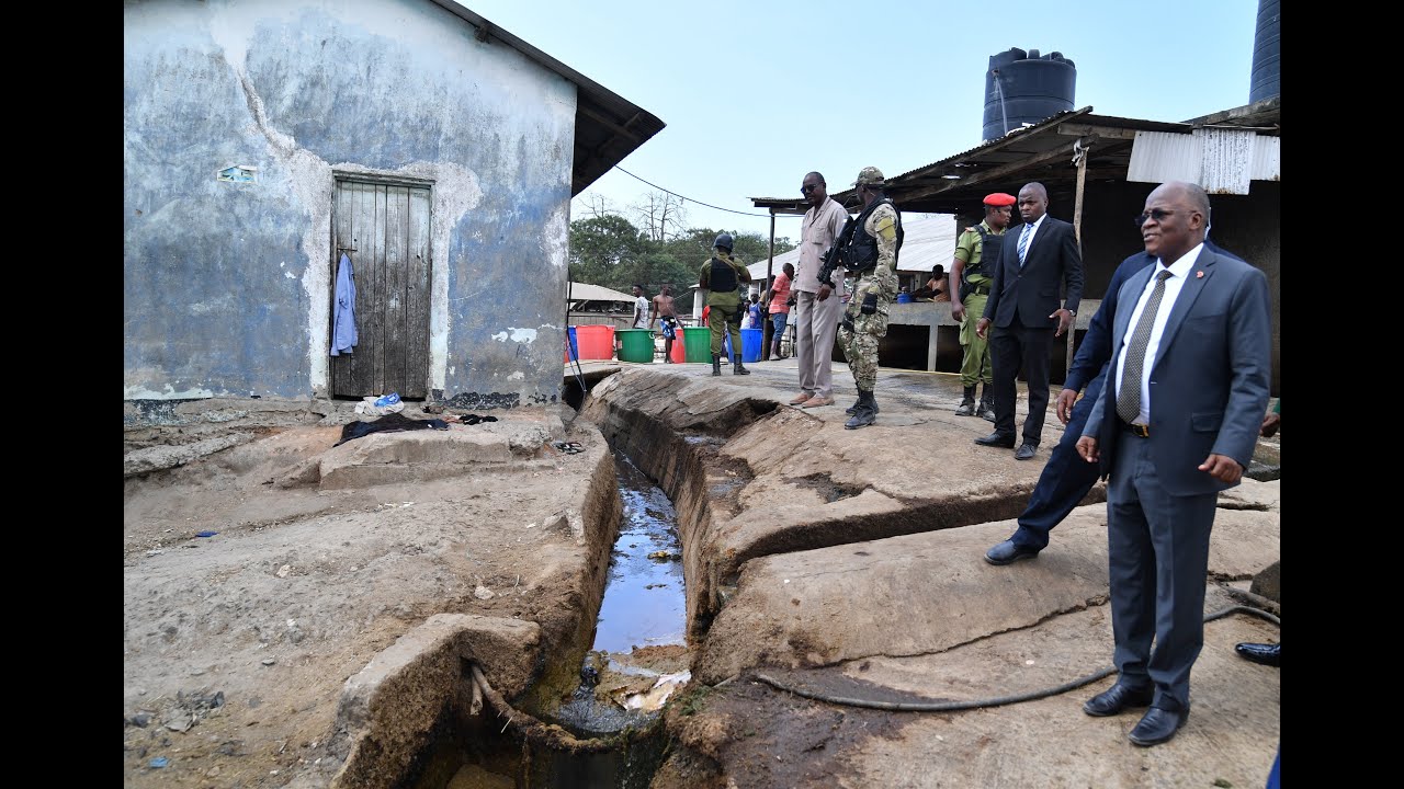 RAIS DKT. MAGUFULI AFANYA ZIARA YA KUSHTUKIZA KATIKA MARADI WA UJENZI WA MACHINJIO  VINGUNGUTI