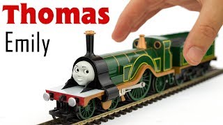 Unboxing the Bachmann Emily From 'Thomas & Friends'