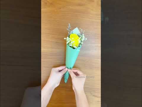 فيديو: افعلها بنفسك باقة الورد: كيفية قص وترتيب الورود في إناء