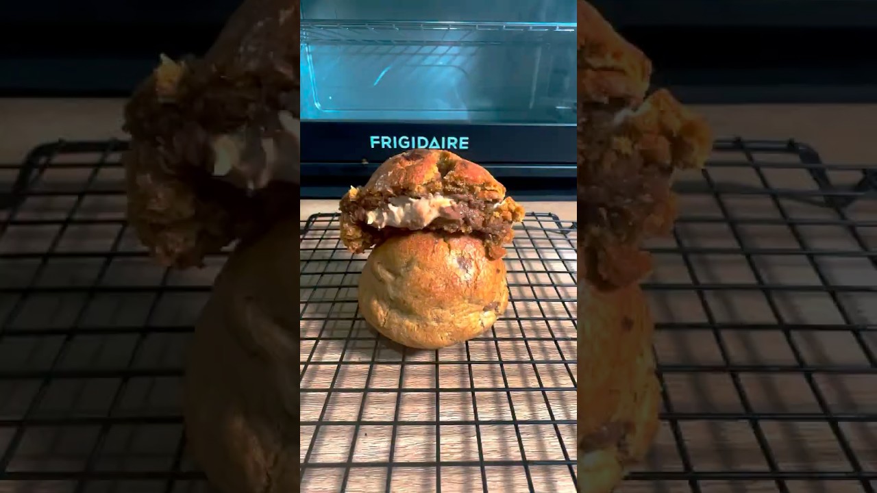 “I Made BROOKI’s Kinder Bueno Cookies & OMG! 🤩🍪”