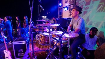 Gocay Steven and Coconutreez Drum Cam   Bebas Merdeka Live Kediri