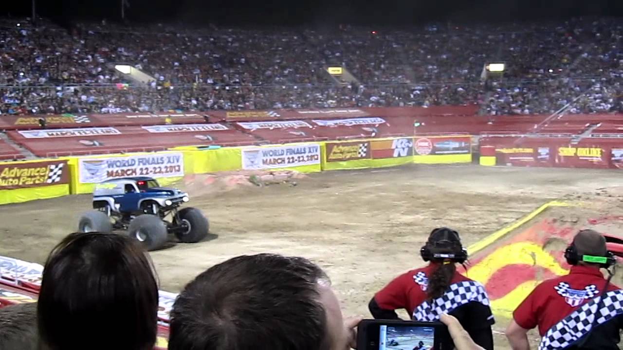 MONSTER JAM WORLD FINALS 13 009 YouTube