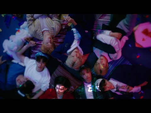 STRAY KIDS - DOMINO (REMASTERED)