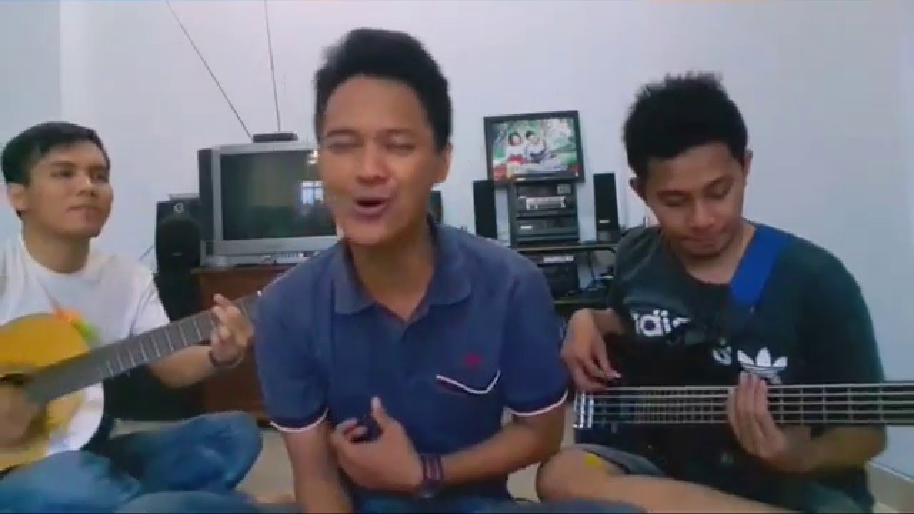 Marcell - Ketika Kau Menyapa (Uchu Widyo Upa Cover) - YouTube