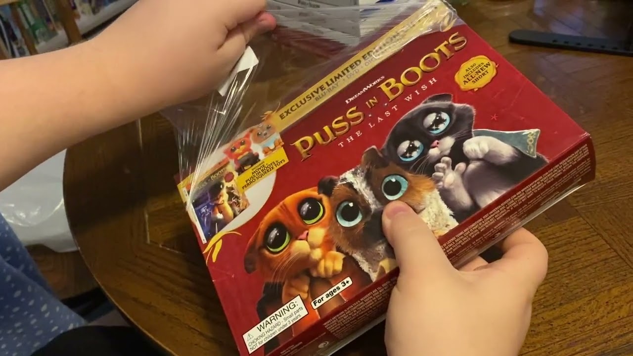 Puss in Boots: The Last Wish (Walmart Exclusive) Blu-ray Unboxing