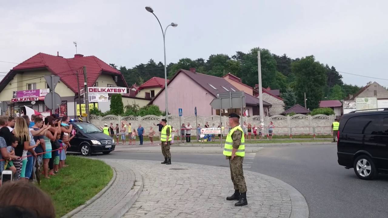 Papież Franciszek - ŚDM Kraków, przejazd przez rondo w Kryspinowie [HD 1080p]