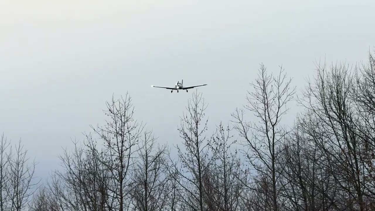 Piper archer II landing