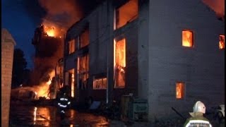При исполнении погибли 3 пожарных, еще 4 ранены.MestoproTV