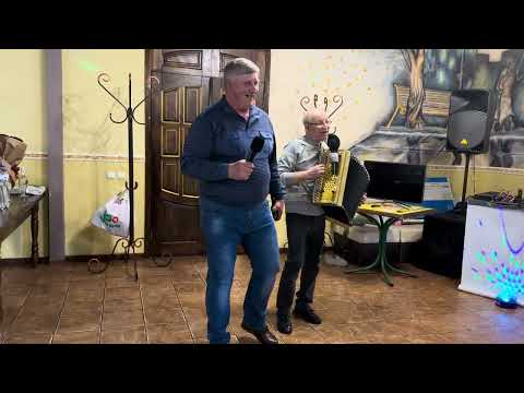 Неймовірно красиво заспівали а головне від душі Дуєт два кума Ян кум і кум Ян циганська 