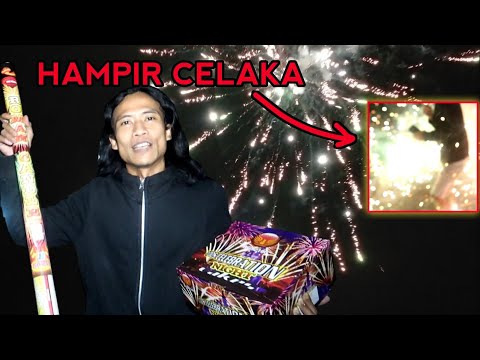 HUT RI NYUMET MERCON ROMAN CANDLE 100 SHOT PESTA KEMERDEKAAN - Hampir CEL4K4 tidak sesuai rencana