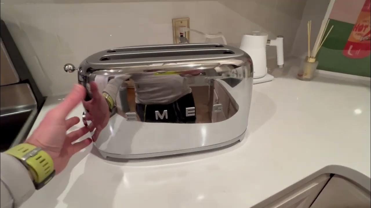 Smeg 2-Slice Chrome Toaster — Kitchen Collage