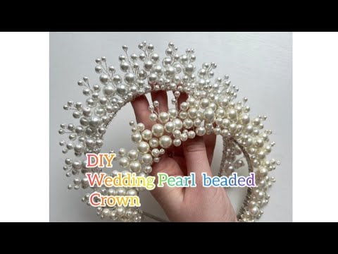 تاج يدوي من خرز اللؤلؤ 