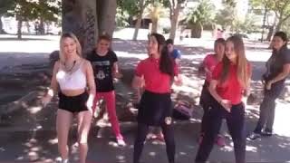 Flor Moyano bailando con sus fans "Shaky shaky"🎶