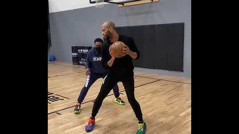 mouvement PIVOT basket