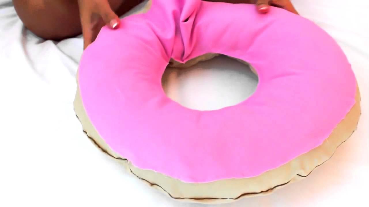 Видео мастер-класс: как легко сшить подушку-пончик или бублик