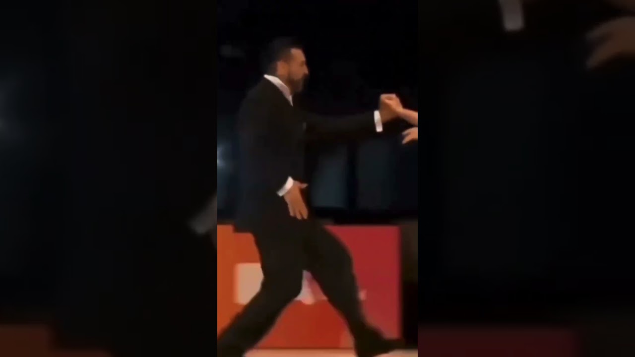 Батырлардың порнографиялық суреттері Америкалық ана видео көру арқылы ұлын жыныстық қатынасқа көндірді.