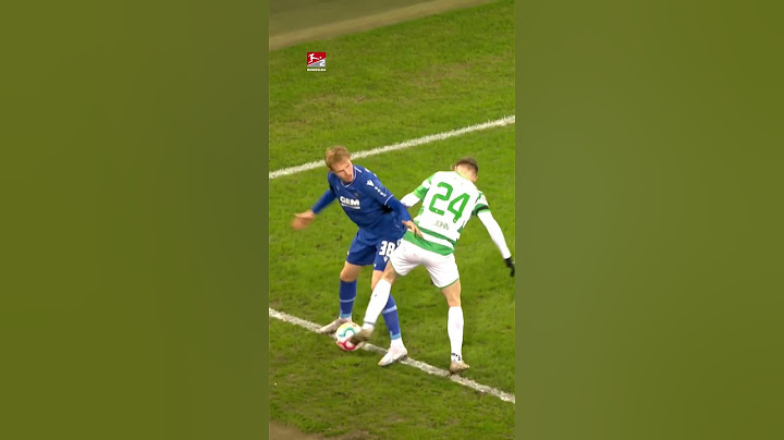 EXTREME Fight for the Ball!! 😶