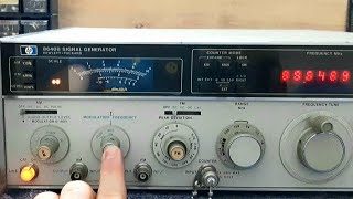 Radio Frequency - Signal Generator Hewlett Packard 8640B - Best for RF alignment !!