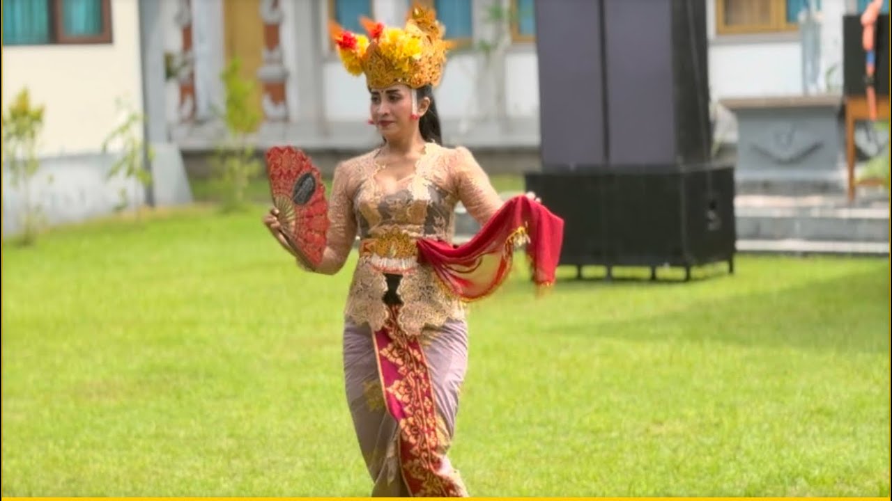 tari-bali-joged-bumbung-menggunakan-musik-rindik-jembrana-bali