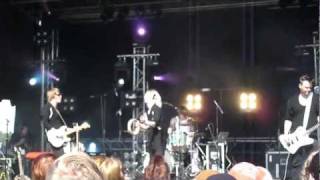 Magenta Skycode - Pleasure of love (Live @ Ruisrock 10.7.11)