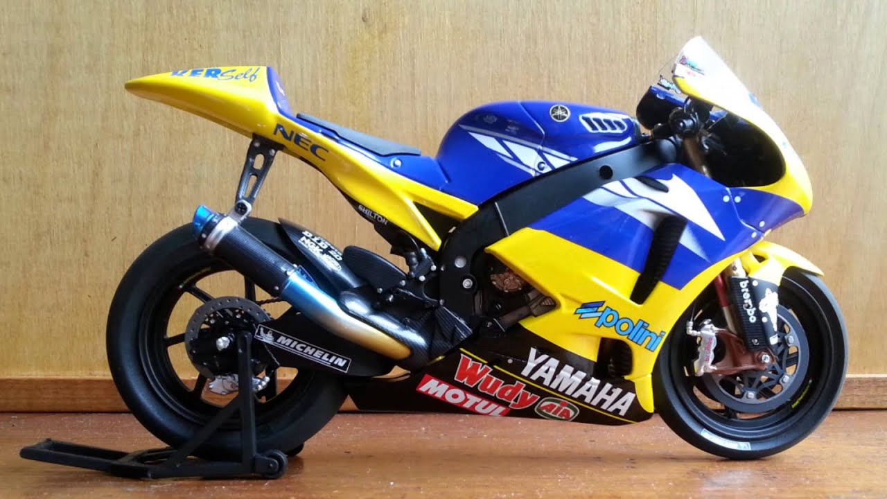 Yamaha YZR M1 James Toseland 2008 YouTube