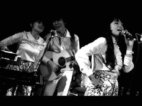 Zamrud Khatulistiwa - Chrisye ||  Novia Bachmid