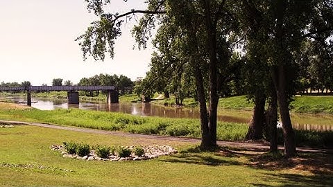Comparison of two types of Clark unit hydrographs (1945 and 1989)