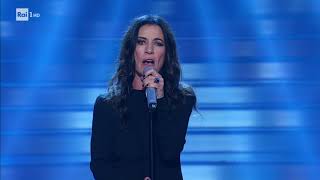 Video thumbnail of "Paola Turci canta "Because the night"  - Celebration 21/10/2017"