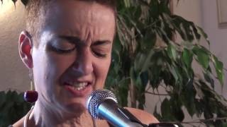 Rosa Latour performs &quot;Astronaut&quot; by Anna Depenbusch