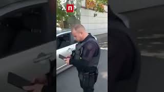⚡ Поліція ШТРАФУЄ ТАКСИСТА, ЯКИЙ ХОВАВ АВТО ВІД РОСІЙСЬКИХ ДРОНІВ!