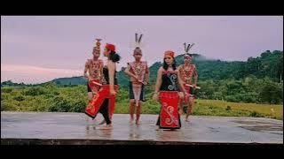 Tari Adat Dayak ( Tari Galumpangk ) - UJIAN PRAKTEK