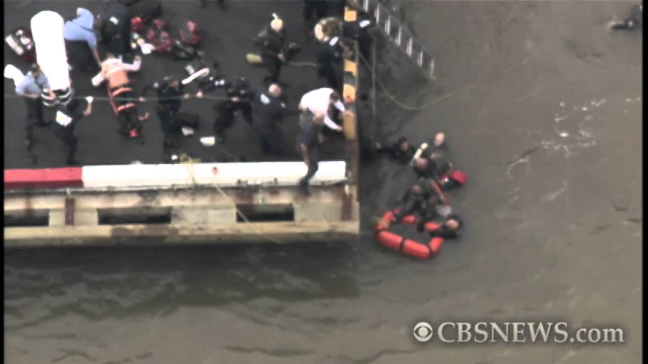 Rescue: Helicopter crashes into East River