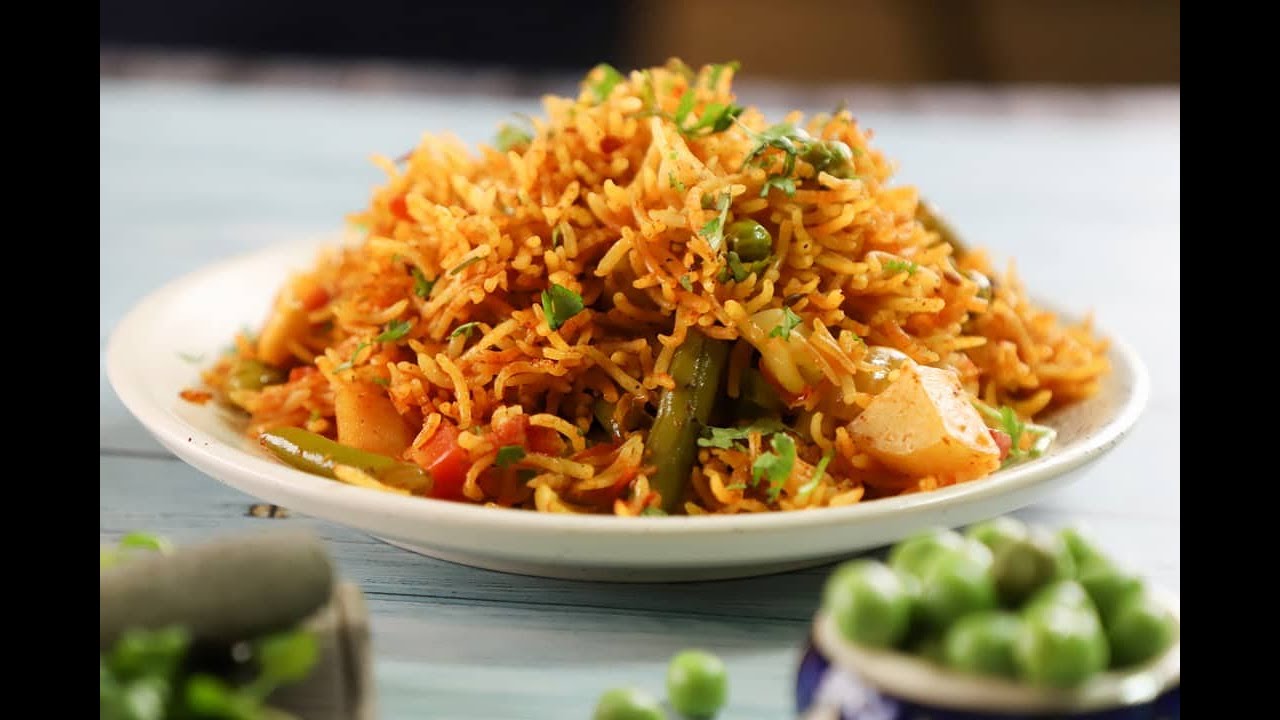 Quick Masala Pulao :) | Madhuras Recipe | #shorts - YouTube