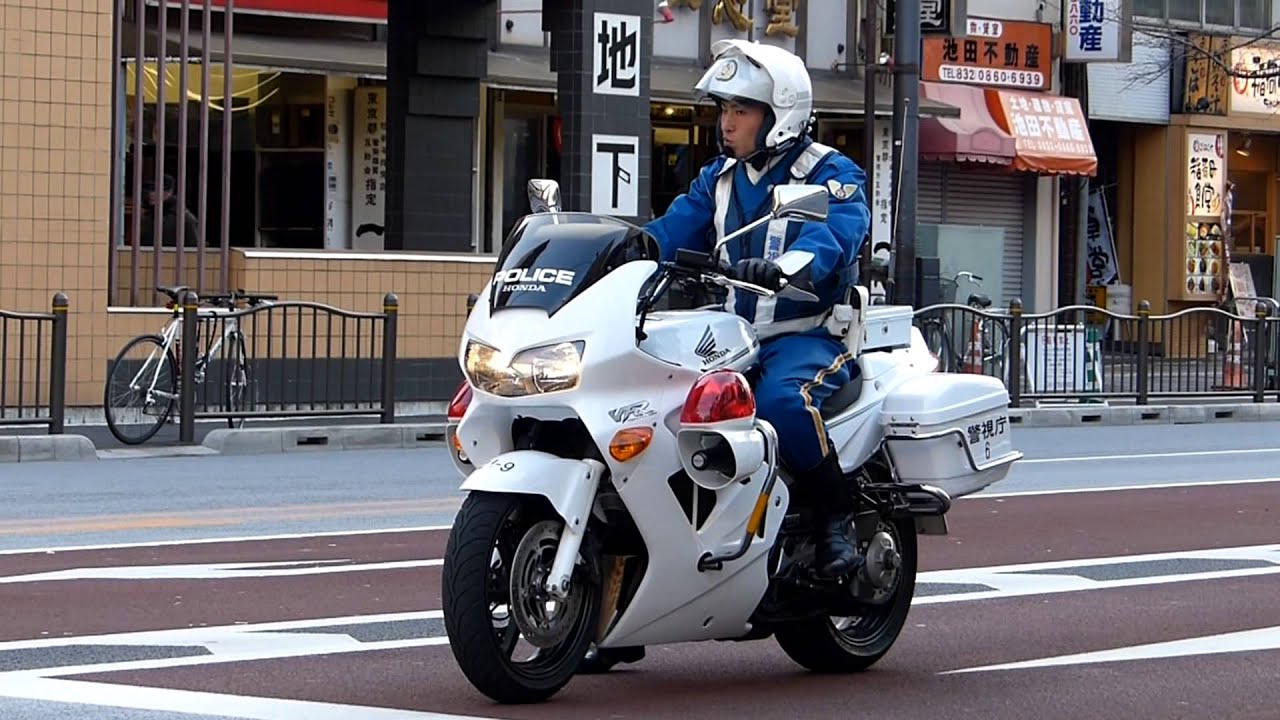 イケメン白バイ隊員 A Good Looking Police Motorcycle Member Youtube